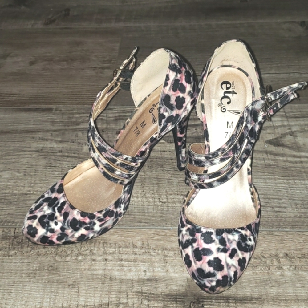 Rue etc! 21 Leopard Print Shoes